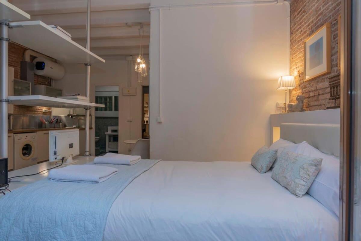 Exclusive 2 Bedroom Apartment In The City Center Barcelona Exterior photo