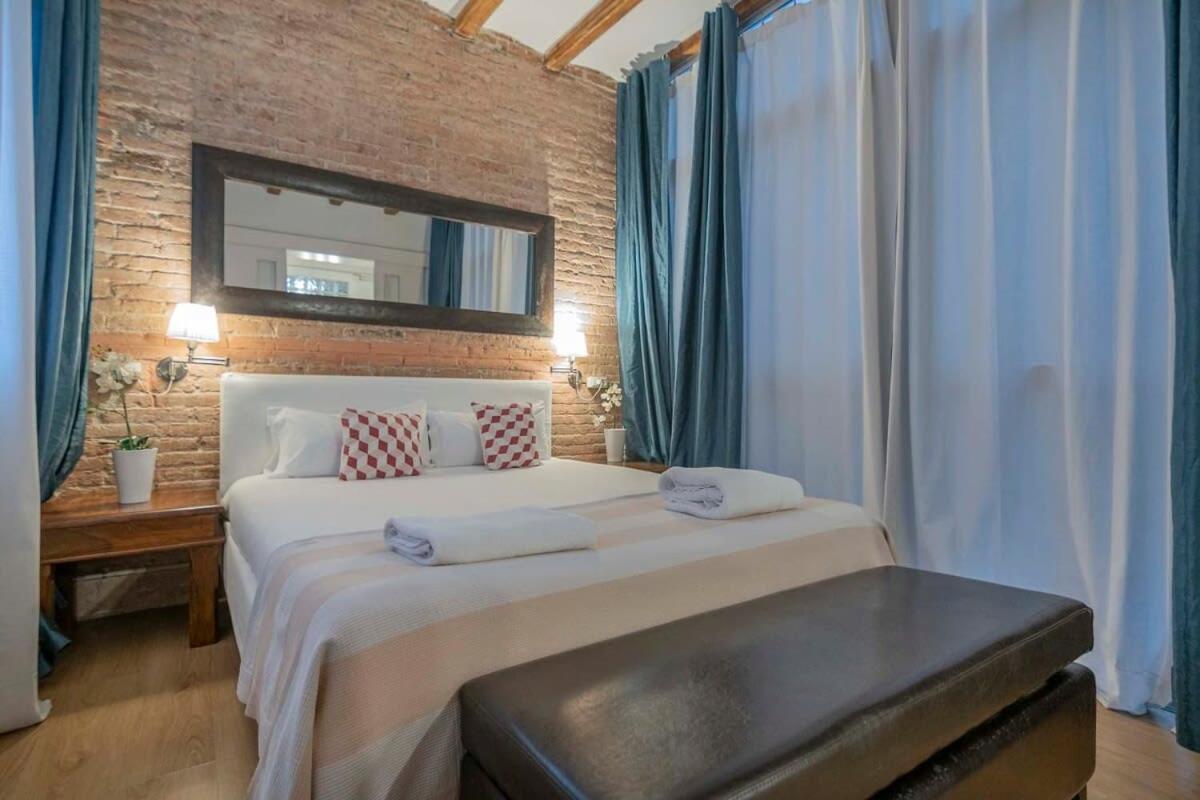 Exclusive 2 Bedroom Apartment In The City Center Barcelona Exterior photo