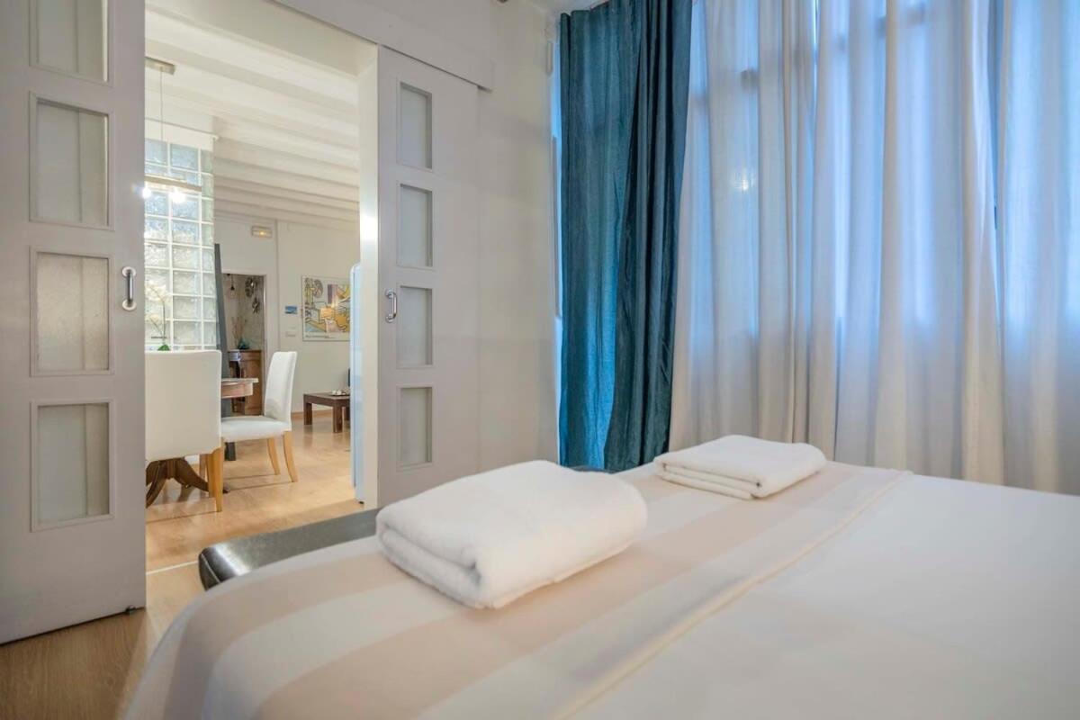 Exclusive 2 Bedroom Apartment In The City Center Barcelona Exterior photo