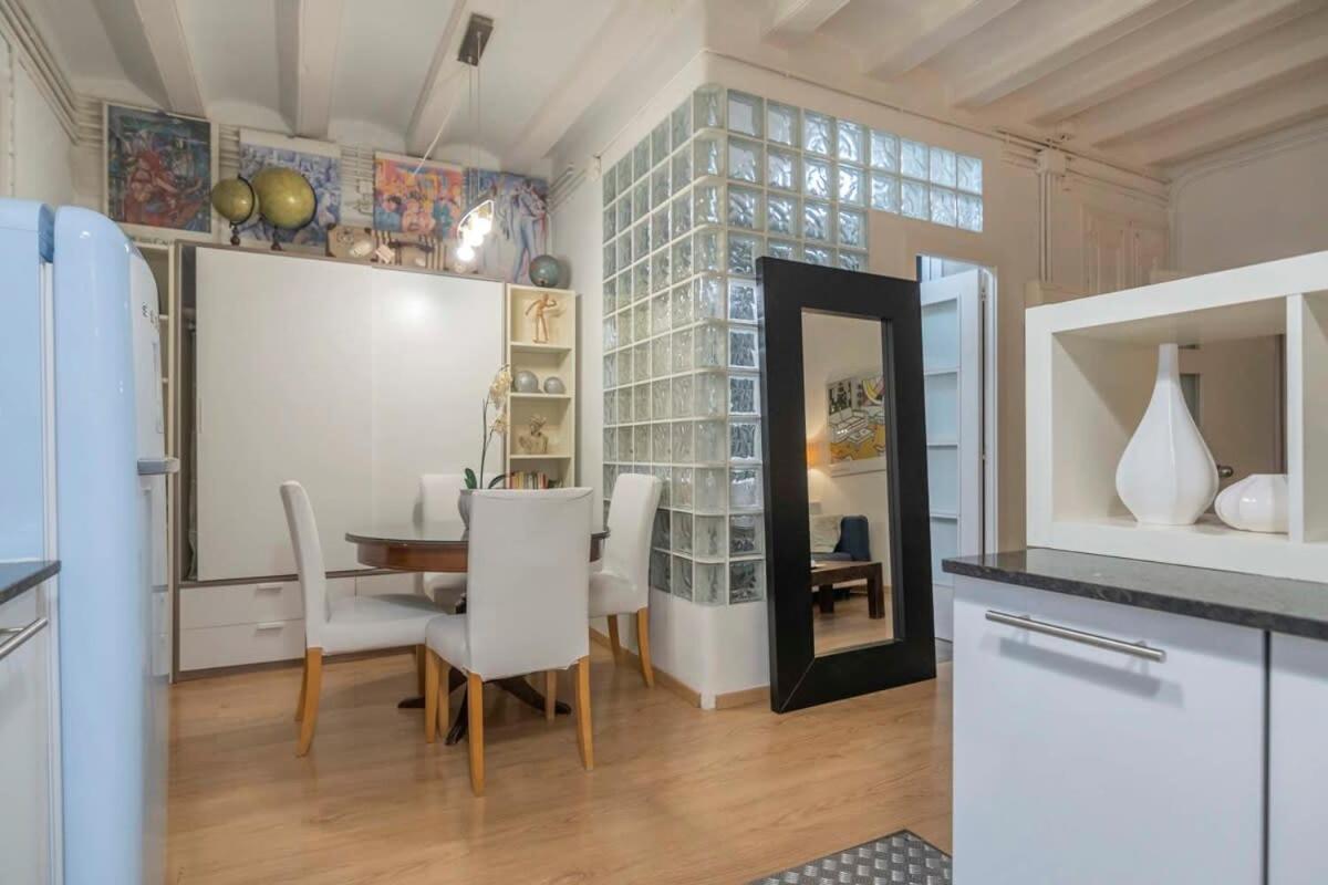 Exclusive 2 Bedroom Apartment In The City Center Barcelona Exterior photo
